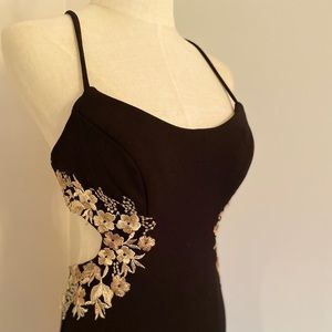 NWT Faviana Black and Gold Lace, Sz 4